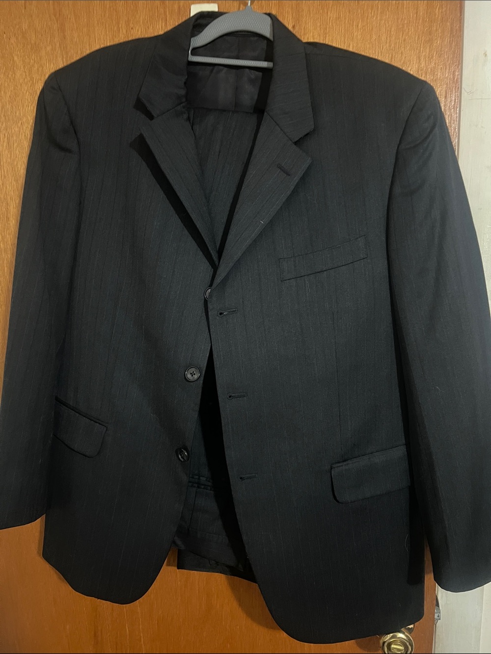Jones Mew York classic black pinstripe 2pc suit. 42s! 35.5x30
